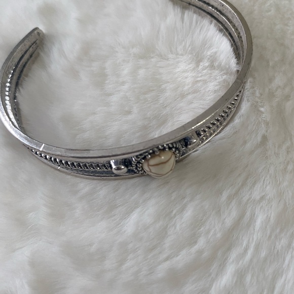 Beautiful new good condition bracelet - Picture 3 of 4